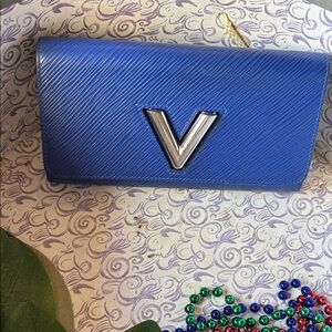 Louis Vuitton Blue Women's Wallet with Silver V Accent